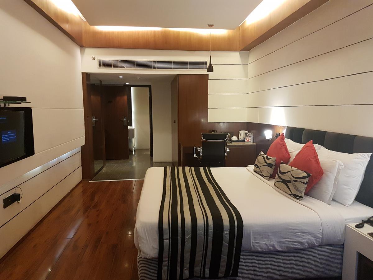 Hotel Gk International Chandīgarh Dış mekan fotoğraf