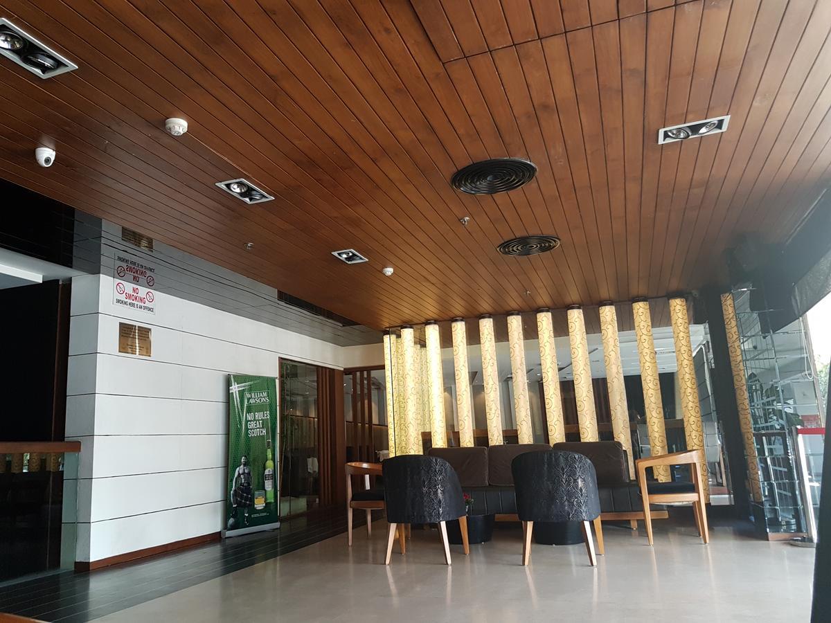 Hotel Gk International Chandīgarh Dış mekan fotoğraf