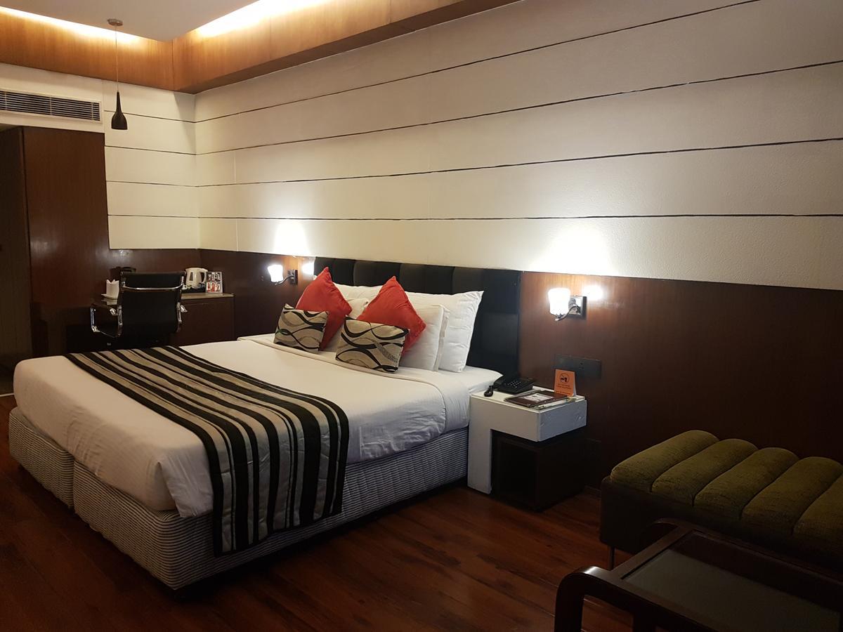 Hotel Gk International Chandīgarh Dış mekan fotoğraf